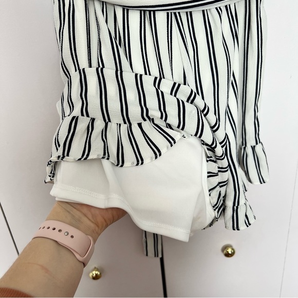 White and black striped shorts romper with ruffle detail - Picture 11 of 12
